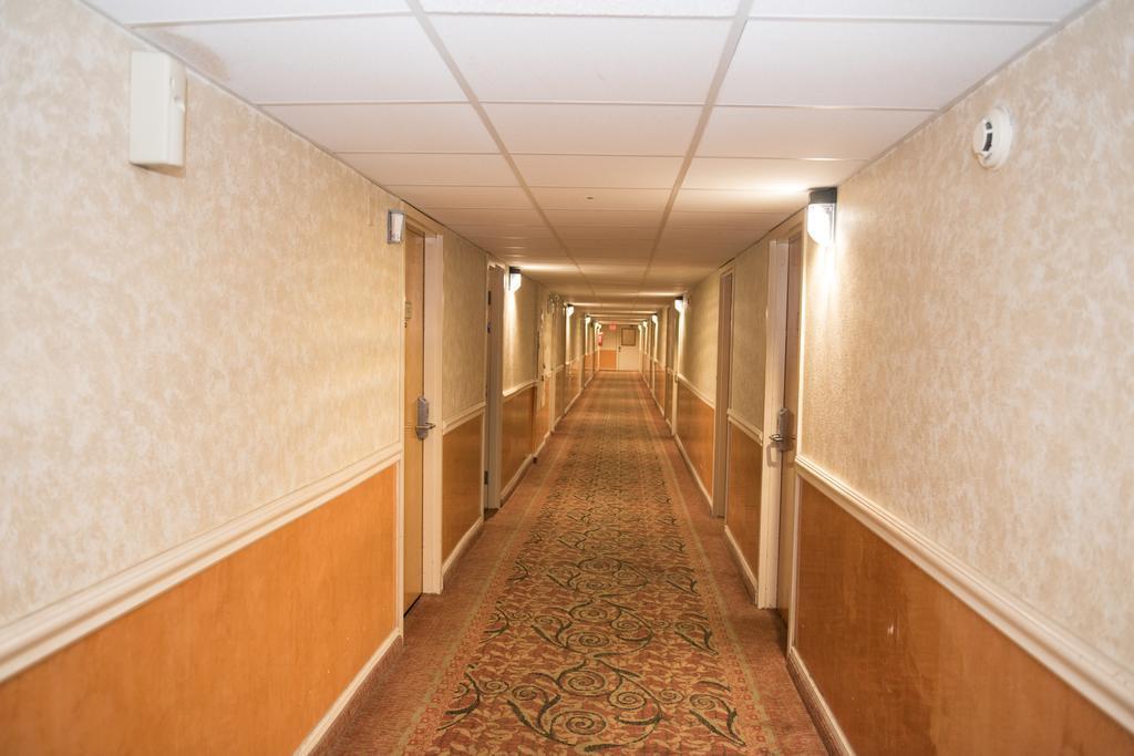 Mho Hotel Бордентаун Экстерьер фото